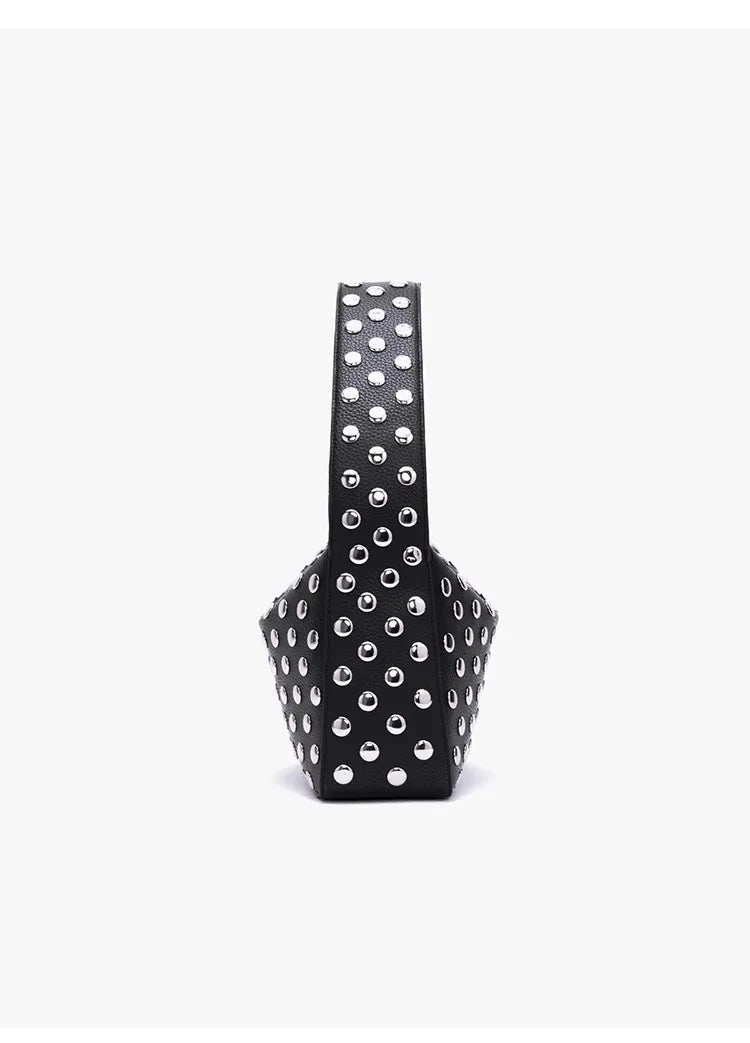 Studded handtas